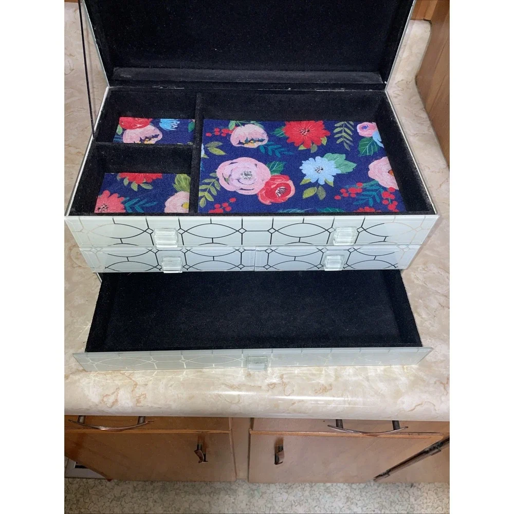 Z Gallery White Glass Mirrored Silver Geometric Pattern Jewelry Box Trinket Case